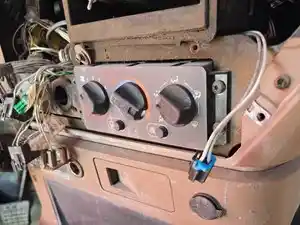 Used 2009 Mack GU813 Heater/AC Control Assy (Stock #MK-0524-44)) Part Image