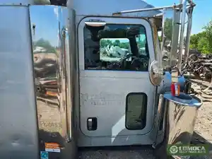 Used 2009 Peterbilt 388 Door (Stock #PT-0832-24)) Part Image