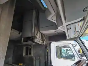 Used 2009 Volvo VNL Sleeper Part Image