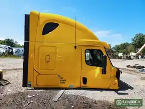 Used 2012 Freightliner Cascadia 125 Door (Stock #FR-0743-6)) Part Image