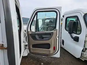 Used 2013 Freightliner Cascadia 125 Door (Stock #FR-0840-25)) Part Image