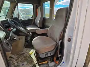 Used 2013 Freightliner Cascadia 125 Seat (Stock #FR-0840-28)) Part Image