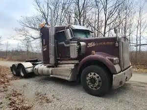 Used 2014 Kenworth W900 Hood (Stock #KW-0905-8)) Part Image