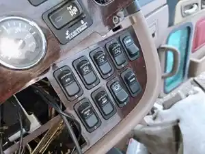 Used 2014 Peterbilt 386 Dash Control Module Image