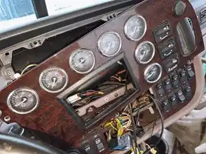 Used 2014 Peterbilt 386 Dash Control Module Image