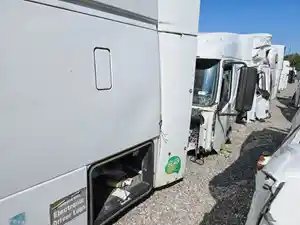 Used 2014 Volvo VNL Sleeper Fairing (Stock #VV-0717-59)) Part Image