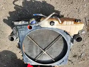 Used 2015 Kenworth T800 Radiator (Stock #KW-0895-19)) Part Image