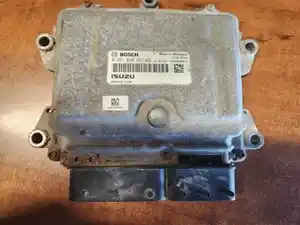 Used 2016 Isuzu NRR Vehicle ECM (Stock #IZ-0835-21)) Part Image