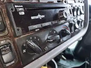 Used 2017 Peterbilt 389 Heater/AC Control Assy (Stock #PT-0828-15)) Part Image