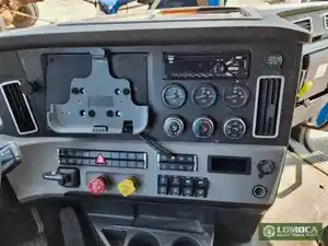 Used 2018 Freightliner Cascadia 123 Dash Control Module Image