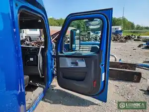 Used 2018 Freightliner Cascadia 123 Door (Stock #FR-0726-44)) Part Image