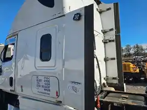 Used 2019 Freightliner Cascadia 126 Sleeper Fairing (Stock #FR-0861-14)) Part Image