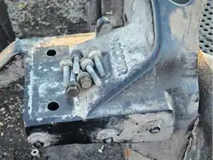 Used 2019 Kenworth T880 Cab Mount (Stock #KW-0795-32)) Part Image