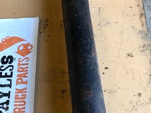 Used 2001 VOLVO VNL200 Driveshaft (Stock #16561)) Part Image