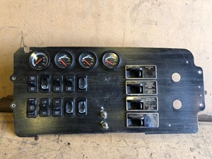 Used 2004 FREIGHTLINER COLUMBIA Instrument Cluster (Stock #19514)) Part Image