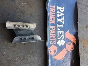 Used 2004 KENWORTH T800 Bracket Image