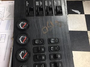 Used 2005 FREIGHTLINER COLUMBIA Instrument Cluster (Stock #125)) Part Image