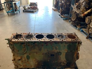 Used 2010 VOLVO D16 SCR Block (Stock #25766)) Part Image