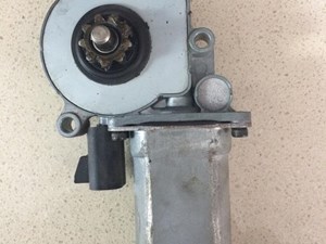 Used 2013 Door Window Regulator Image