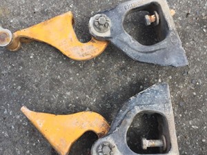 Used 2014 PETERBILT 367 Hood Hinge (Stock #24815)) Part Image