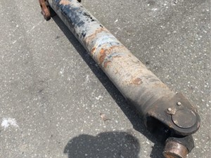 Used 2014 PETERBILT 389 Driveshaft (Stock #34183)) Part Image