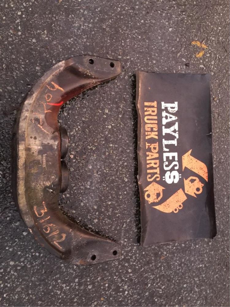 2014 PETERBILT 389 (Stock 31612) Engine Mounts 2 TPI