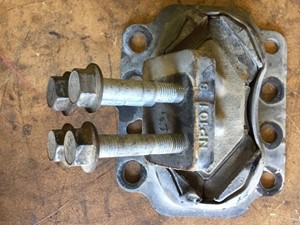 Used 2014 Peterbilt 579 Engine Mount Image
