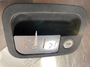 Used 2015 KENWORTH T800 Door (Stock #33825)) Part Image