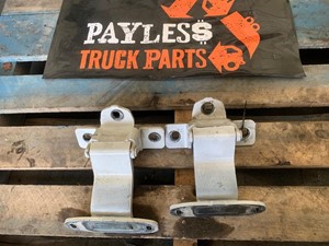 Used 2016 FREIGHTLINER CASCADIA Bracket (Stock #35104)) Part Image