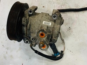 Used 2017 FREIGHTLINER CASCADIA A/C Compressor (Stock #17348)) Part Image