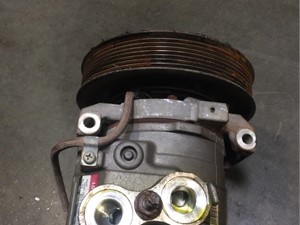 Used 2017 FREIGHTLINER CASCADIA A/C Compressor (Stock #30584)) Part Image
