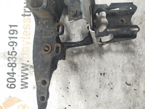 Used 2017 Volvo VNL Bracket (Stock #16133)) Part Image