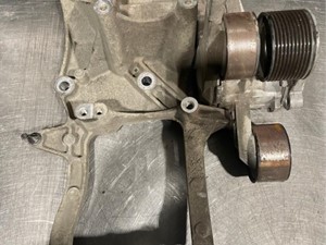 Used 2018 FREIGHTLINER CASCADIA Bracket (Stock #35584)) Part Image