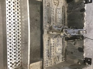 Used 2018 INTERNATIONAL LT62 Battery Box (Stock #9001)) Part Image