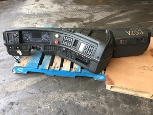 Used 2020 VOLVO VNR Dash Ass'y (Stock #32979)) Part Image