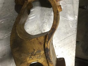 Used CAT C 15 Bracket Image