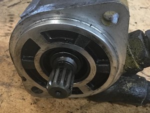 Used CAT Steering Pump (Stock #8836)) Part Image