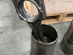 Used CUMMINS ISX Piston & Rod (Stock #4617)) Part Image
