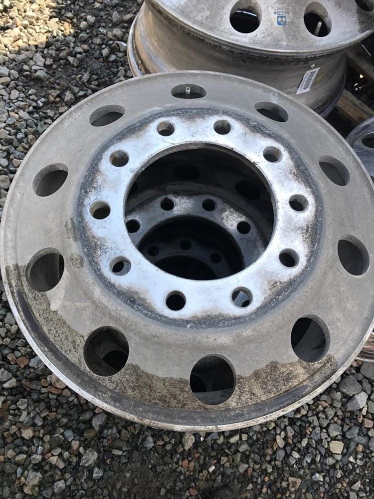 2011 HUB PILOT 22 5 X 8 25 Stock 1302 Wheels TPI
