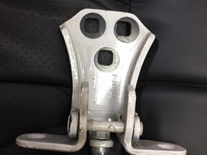 Used Hood Hinge Image