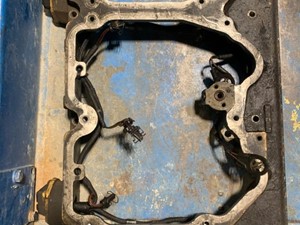 Used Valve Cover (Stock #24725)) Part Image