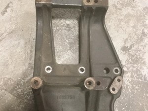 Used PACCAR MX13 Bracket Image