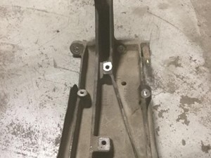 Used PACCAR MX13 Bracket Image