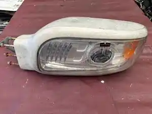 Used 2018 PETERBILT 389 Headlamp Assy (Stock #44391)) Part Image