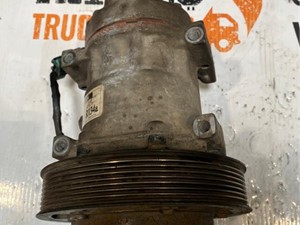 Used VOLVO D13 SCR A/C Compressor (Stock #26742)) Part Image