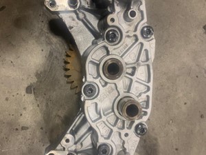 Used VOLVO D13 SCR Oil Pump (Stock #23304)) Part Image