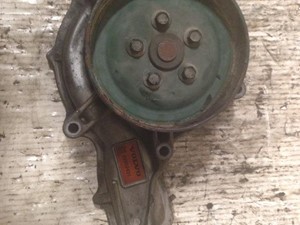 Used VOLVO Water Pump (Stock #21551)) Part Image