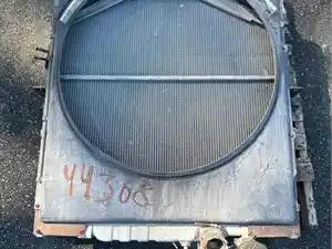 Used 2001 VOLVO VNL670 Radiator (Stock #44368)) Part Image