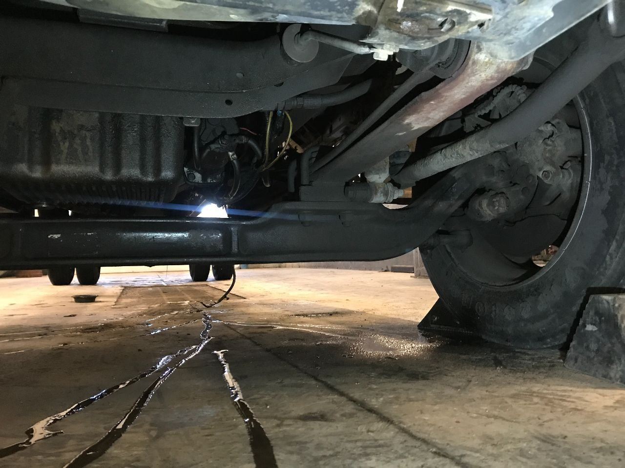 2005 Ford F650 (Stock 24994303) Front Axles, Complete TPI