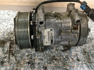 Freightliner M2 112 A/C Compressor Heavy Truck Parts  TPI